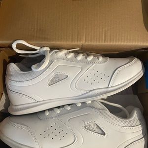 BCG brand Youth 3.5 cheer shoes